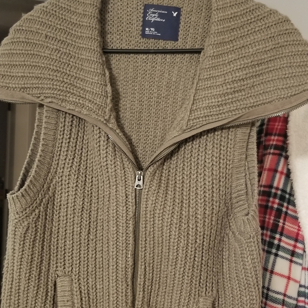 American Eagle zip up sweater vest